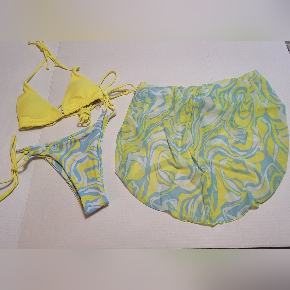 Shein 2pc String Bikini Swimwear Size Medium and Sarong Coverup NWOT